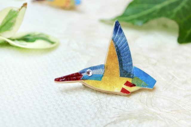 【和紙貼り絵アクセサリー】-かわせみブローチの画像1枚目