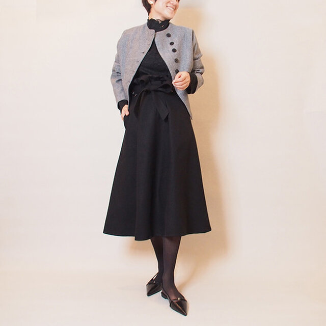 綿100％のレースブラウス 黒フォーマル/セミフォーマルコーデに最適