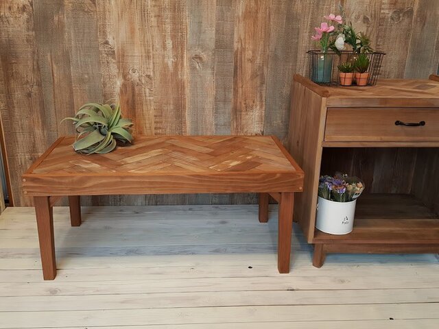 ヘリンボーン柄のローテーブル (木脚・ジャンク仕上げ） 【受注生産