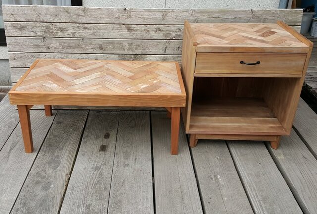 ヘリンボーン柄のローテーブル (木脚・ジャンク仕上げ） 【受注生産