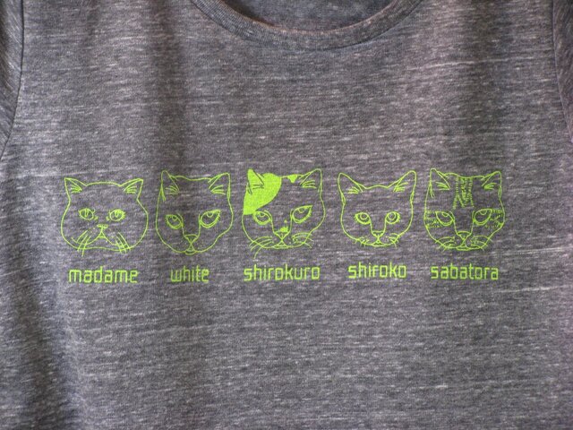 【L】猫ファイブ Tシャツ レディースの画像1枚目