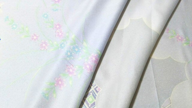 正絹振袖 はぎれ⑬【熨斗に花古典柄模様】50cm(008の画像1枚目