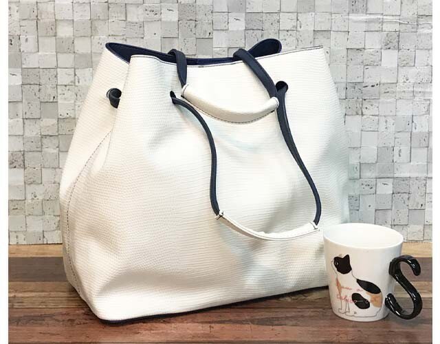 Newリザード柄フェイクレザー 軽量 2WAY ショルダー&手提げ WHITEの画像1枚目