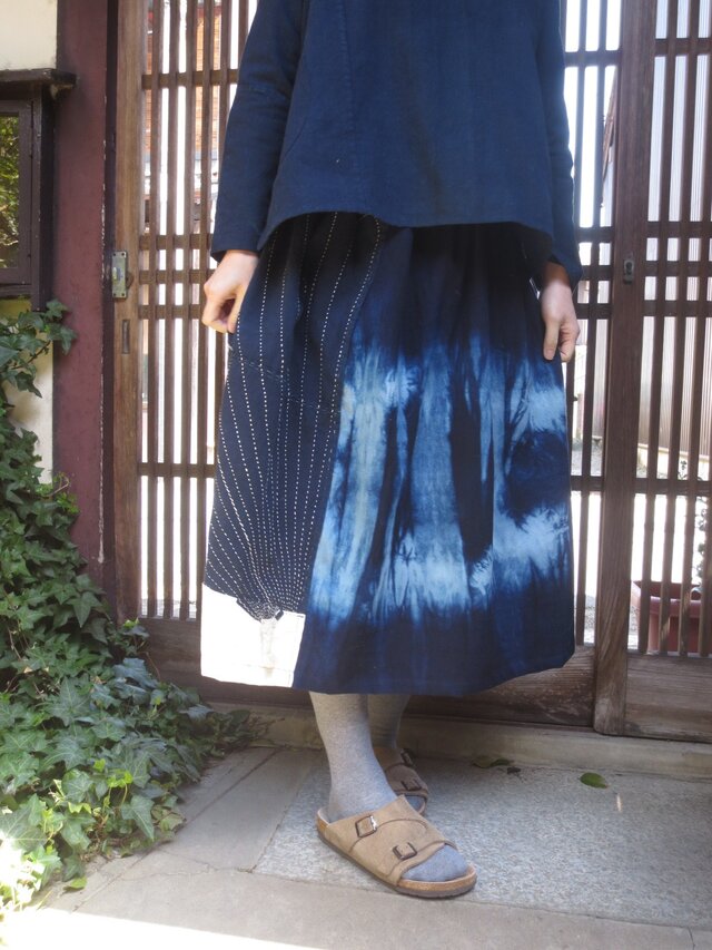 古布リメイク☆刺し子風呂敷とはちはちさんの暈し藍染で大人スカート77㎝丈