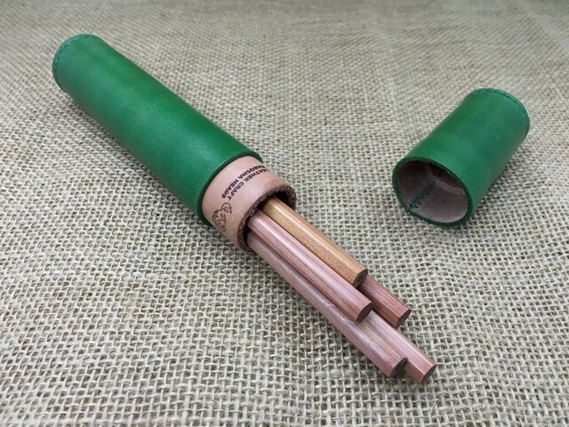 シンプルでスマートな筒型ペンケース【緑】の画像1枚目