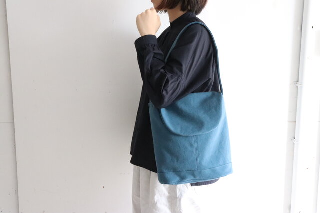 Oval アオの画像1枚目