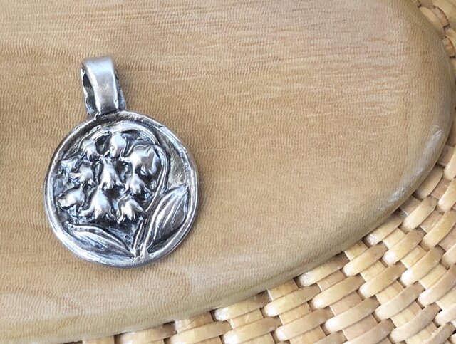 Pure Silver すずらんペンダントラウンド大チェーン無し | iichi 日々