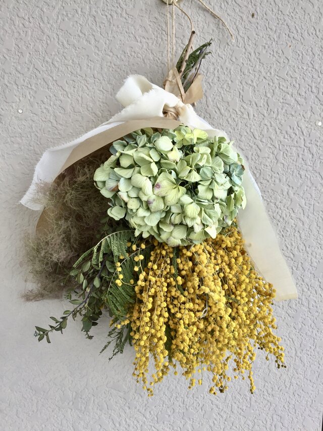 ミモザと紫陽花ブーケスワッグ（フサアカシア）