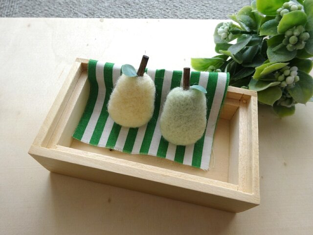 受注制作 2個set 洋梨ブローチの画像1枚目