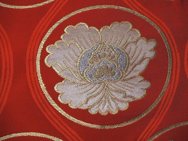 o0008 丸花紋西陣帯 50cm売り/ハギレ☆古布・古裂/正絹/織/材料/表具/の画像1枚目