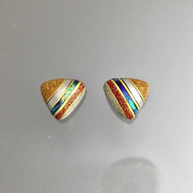 漆ピアス(三角・螺鈿横ライン)小の画像1枚目