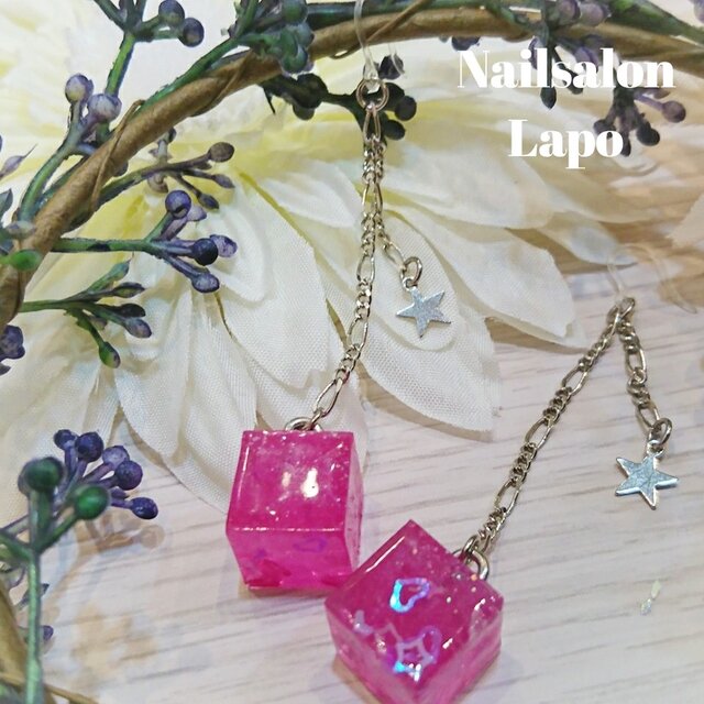 キューブピアス(両耳セット)の画像1枚目