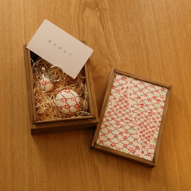 【ギフト】小さな桐箱ときもの小物3点セットの画像1枚目
