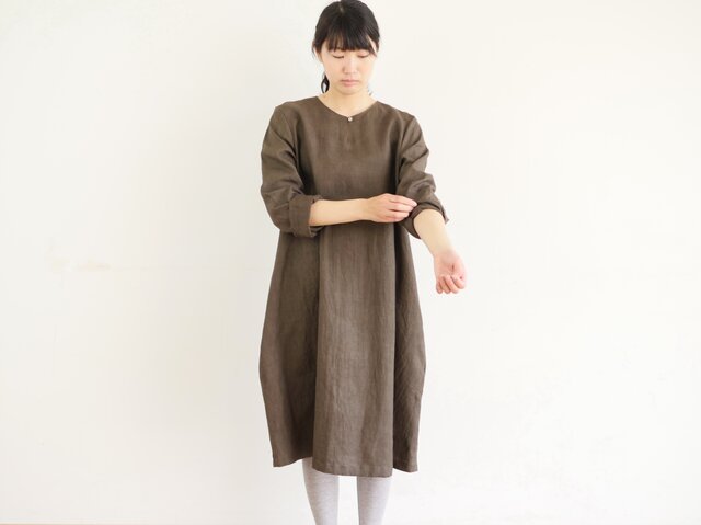 エシカルヘンプチュニックワンピース カレン族黒檀染め 茶色 Mの画像1枚目