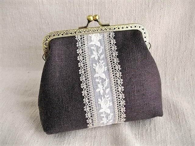 アンティーク手刺繍レース&パープルリネンがま口12の画像1枚目