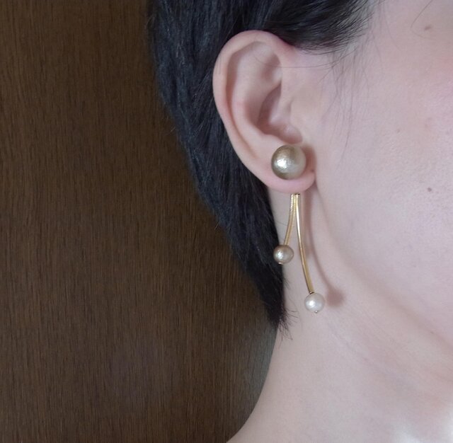 コットンパールアシンメトリーピアス(2way)の画像1枚目
