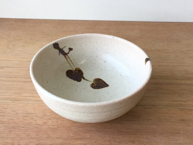 ふたば葵 鉄絵深小鉢の画像1枚目