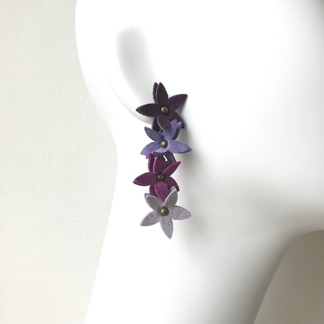 ロングフラワーピアス〈レーズンMIX〉の画像1枚目