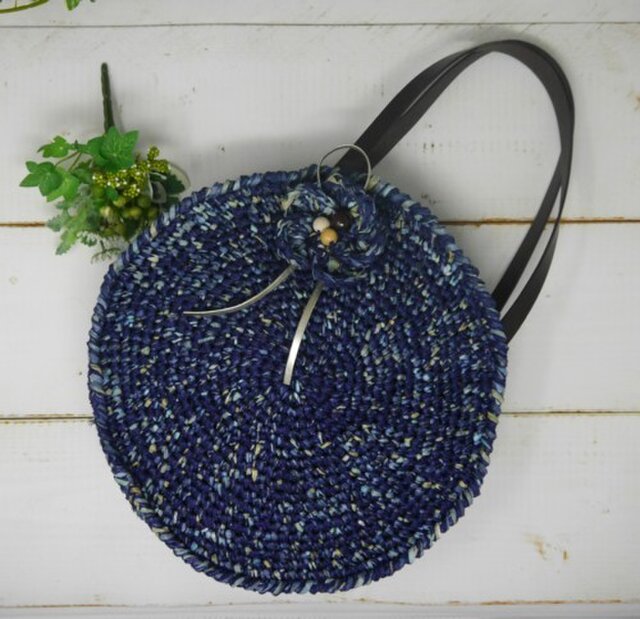 ナイロン糸と和紙糸で編んだ 丸型トートバッグ ブルーミックス Iichi ハンドメイド クラフト作品 手仕事品の通販