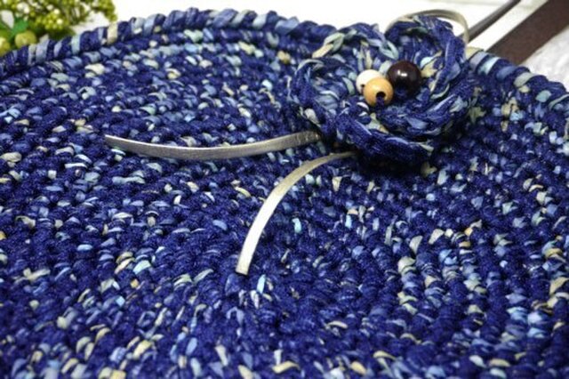 ナイロン糸と和紙糸で編んだ 丸型トートバッグ ブルーミックス Iichi ハンドメイド クラフト作品 手仕事品の通販