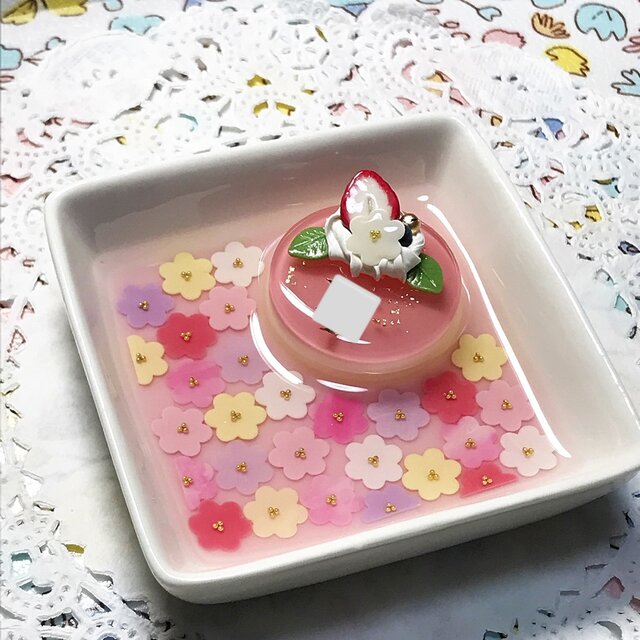 名前入り☆colorful flower carpetアクセサリートレイの画像1枚目