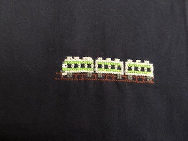 クロスステッチ刺繍：電車☆紺色レッスンバッグとくつ入れ＊通園通学 iichi ハンドメイド・アンティーク・食品・ギフト・手作り