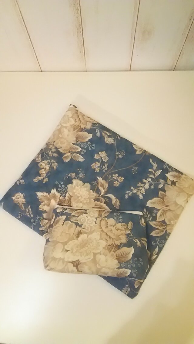 <お買得!>花柄(white flowers) ポーチセットの画像1枚目