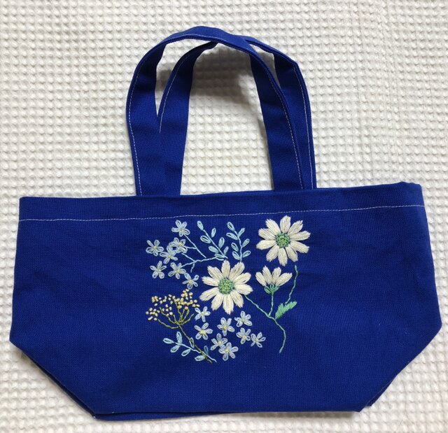 キャンパスの刺繍ミニトート☆マーガレットの花束の画像1枚目