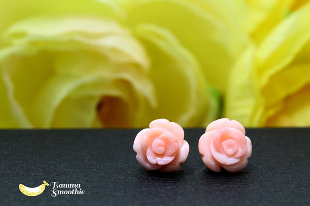 【再販×2】上品な耳元に クイーンコンクシェル 8mm 薔薇の一粒ピアス Silver925の画像1枚目