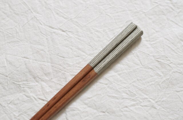 【受注制作】錫模様拭き漆箸(ストライプ・茶)<21.5cm or 23cm >の画像1枚目