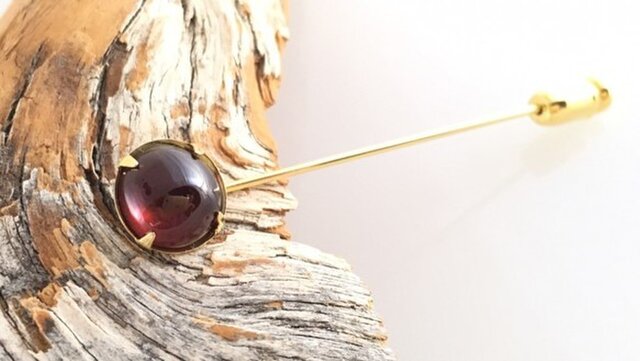 Almandite Garnet Hat Pin Brooch/ 天然アルマンダイトガーネットブローチの画像1枚目