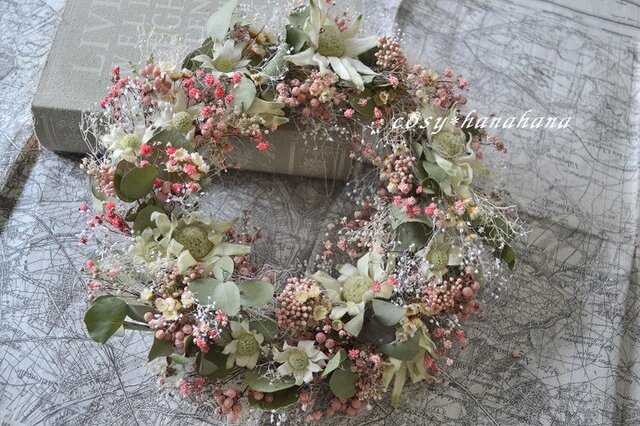 【母の日にも】かすみ草とフランネルフラワーのwreathの画像1枚目