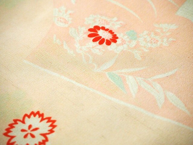 s0027 花尽くし扇面紋様ハギレ・ピンク100cm☆古布・古裂/絞り/錦紗縮緬/正絹/人絹/モスリンの画像1枚目