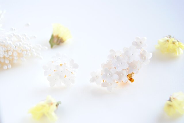 小さなお花いっぱいのイヤーカフ イヤーカフ&イヤリング/ピアスの画像1枚目