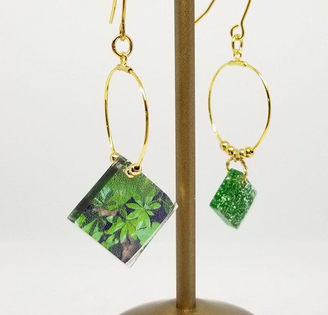 森の中の小さな植物plantピアス<イヤリング>squareの画像1枚目