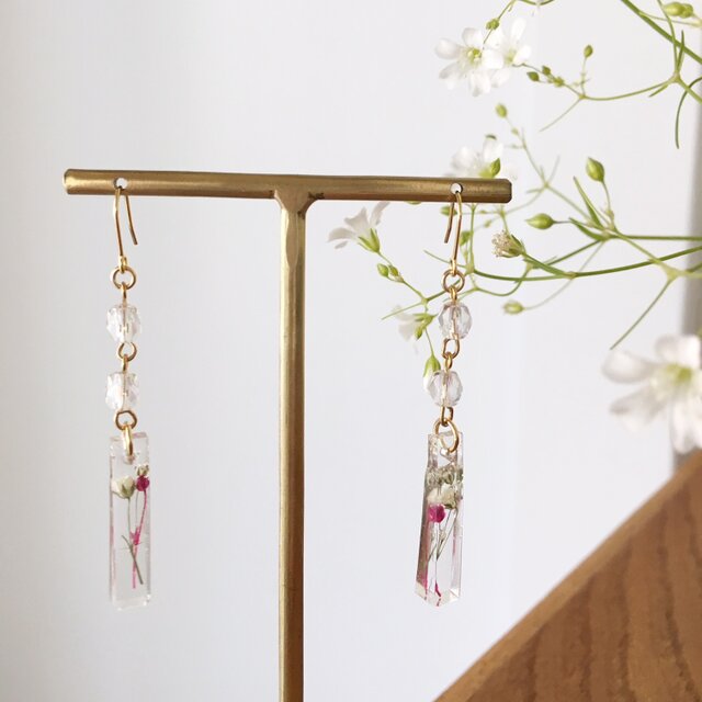揺れるかすみ草&チェコビーズ・ピアス/イヤリングの画像1枚目