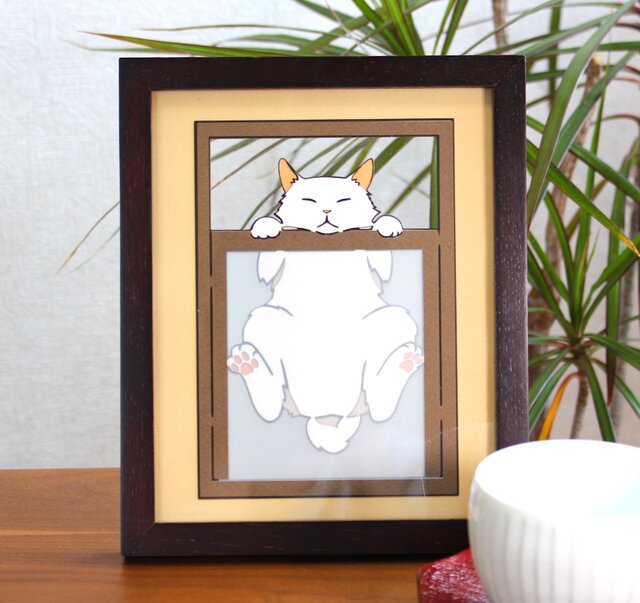 ぶらさがり猫の切り絵(茶色、小)の画像1枚目