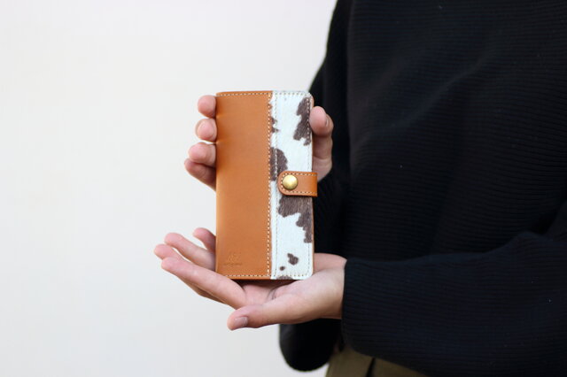 ハラコとヌメ革のスマホカバー キャメル 手帳型スマホケースapo-09nchの画像1枚目
