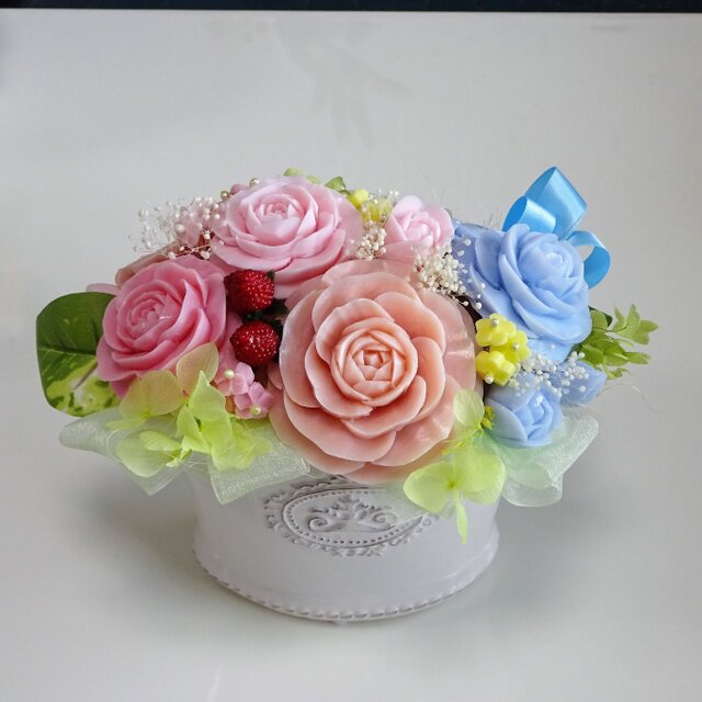 石鹸彫刻 香る花のアレンジメントの画像1枚目