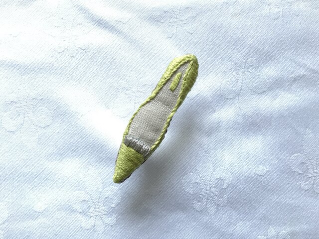 shoe shoe shoe刺繍ブローチNo.76(きみどり)の画像1枚目