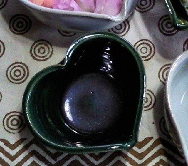 ハートの小鉢 (オリベ釉)の画像1枚目