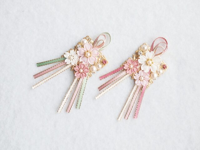 桜のブローチ （ つまみ細工＊受注制作 ） | iichi 日々の暮らしを