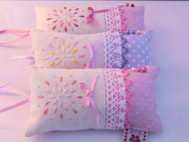 初夏デザイン刺繍入りピンクッション お稽古手芸サークル等に Iichi ハンドメイド クラフト作品 手仕事品の通販