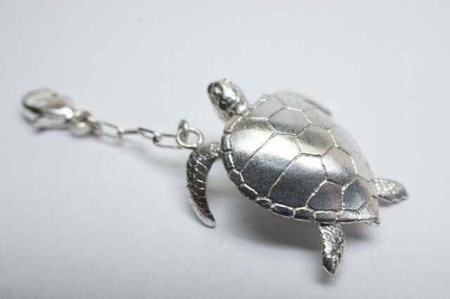 sea turtle pendantの画像1枚目
