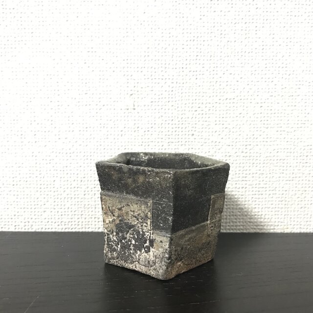焼締ぐい呑 KAKUKAKUの画像1枚目