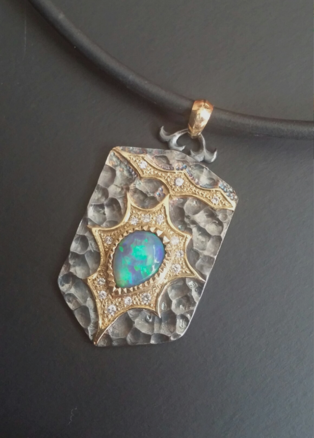 Hummer finished spark square pendant opalの画像1枚目