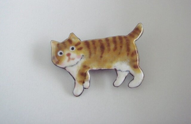 七宝 お散歩中の縞猫の画像1枚目