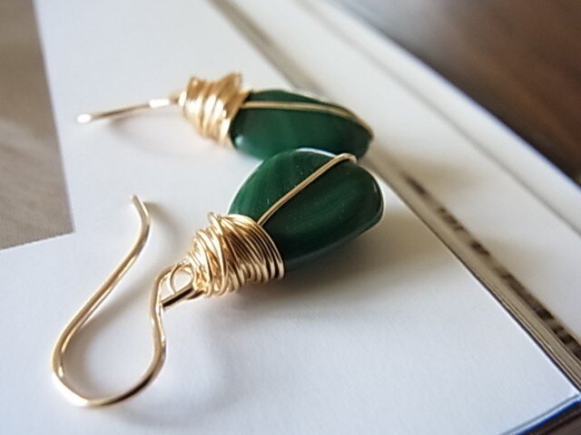 14KGF malachite drop（タンブルシェイプ） pierced-