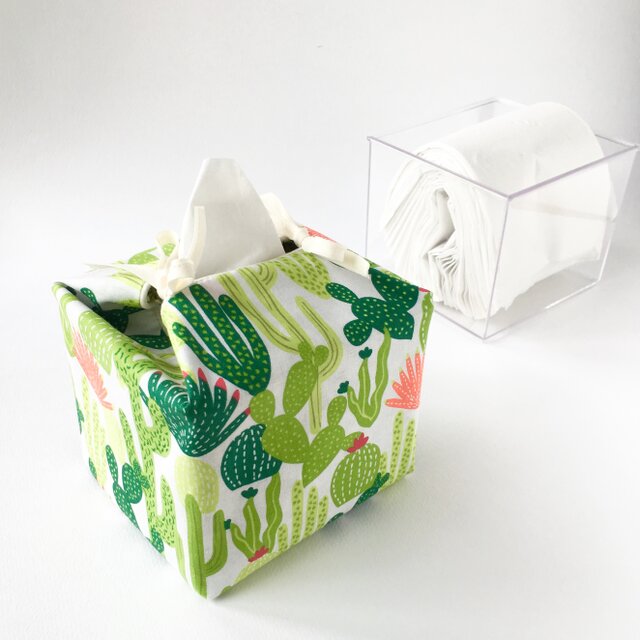 リバーシブルキューブティッシュ・容器付き（USA生地サボテン×カーキ色花柄）
