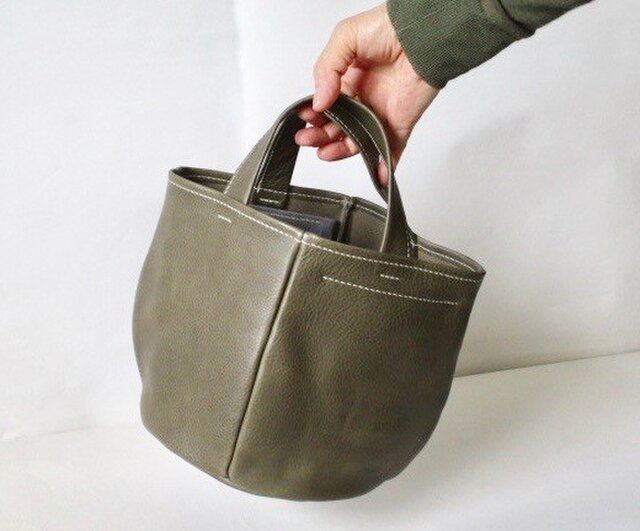 イタリア革のカゴ型バッグ （グレー） | iichi ハンドメイド・クラフト作品・手仕事品の通販